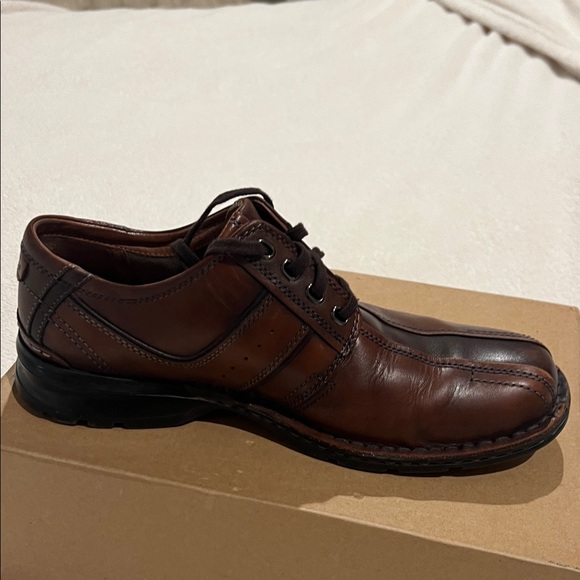 Clarks Men's Dark Brown Leather Oxfords - Picture 3 of 5